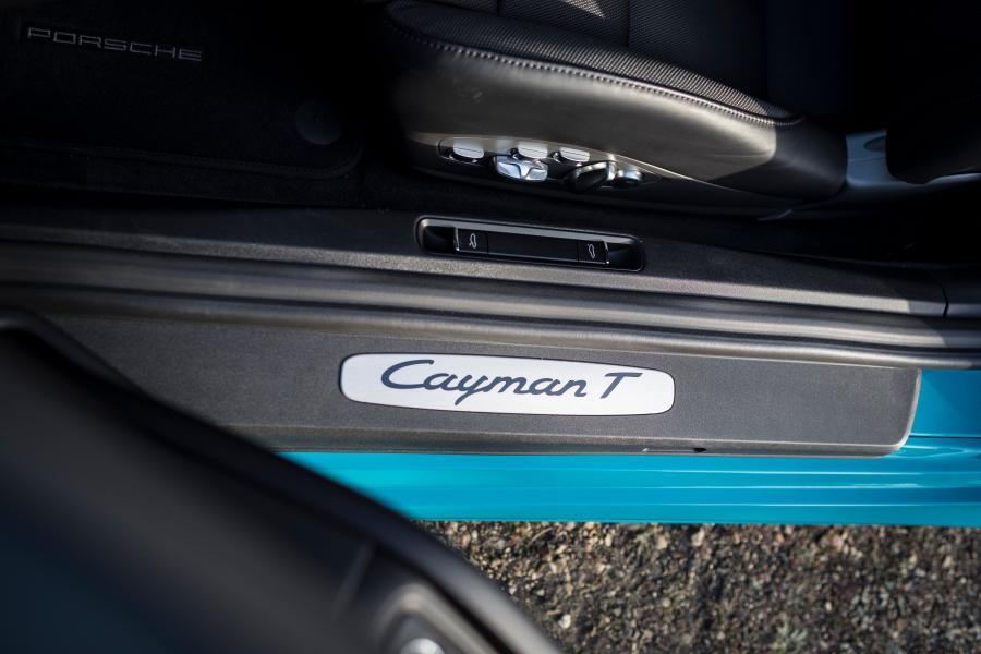 Детали интерьера Porsche 718 Cayman T (982C) 2019 года  (WW) (фото 13 из 73)